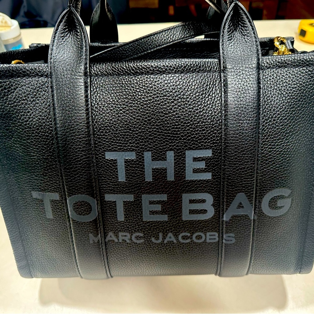 Medium Leather Marc Jacobs Tote